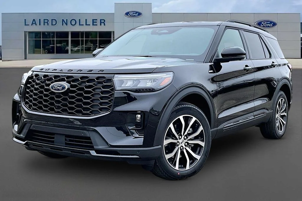 2026 Ford Explorer ST-LINE 4WD's photo