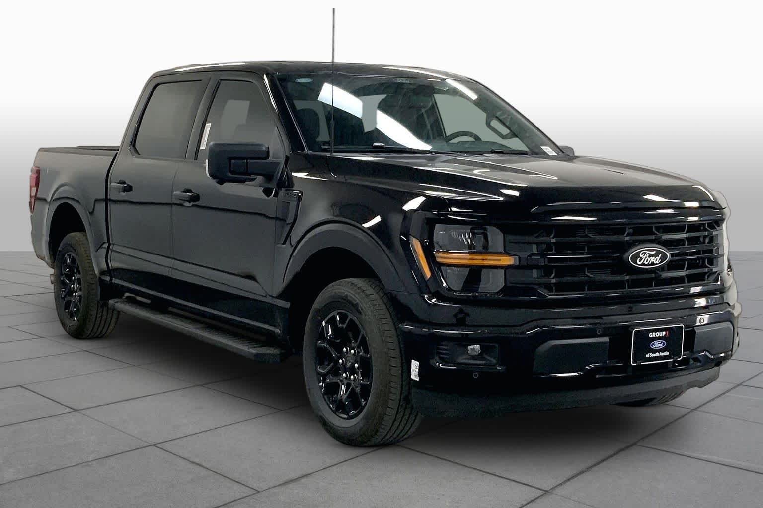 New 2026 Agate Black Metallic Ford XLT image 2