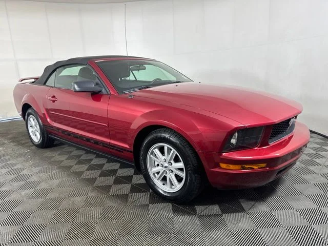 Used 2005 Red Ford V6 image 1