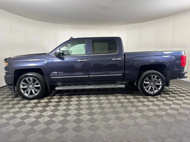 Used 2018 Blue Metallic Chevrolet LTZ image 7