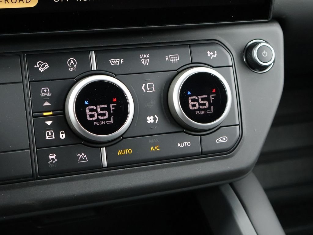 New 2026 Santorini Black LAND ROVER X-Dynamic SE image 25
