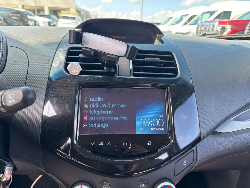 Used 2014 White Chevrolet 2LT image 8