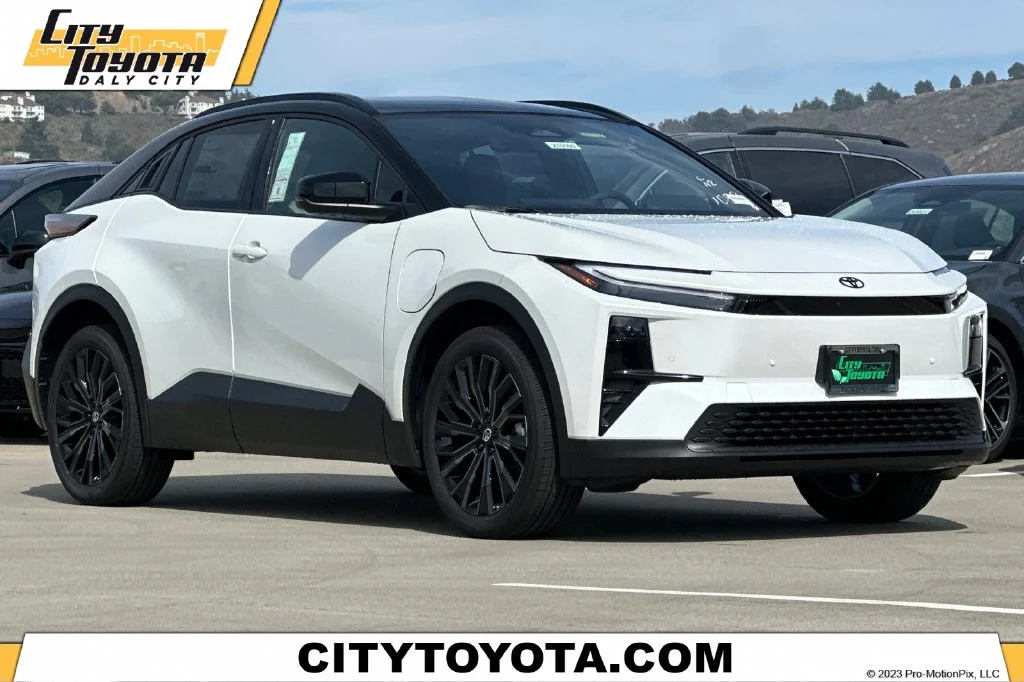 2027 Toyota C-HR  XSE