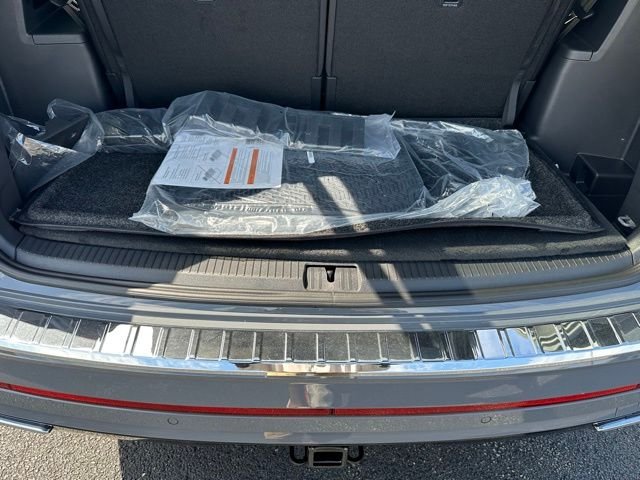 New 2026 Pure Gray Volkswagen 2.0T SEL Premium R-Line image 19