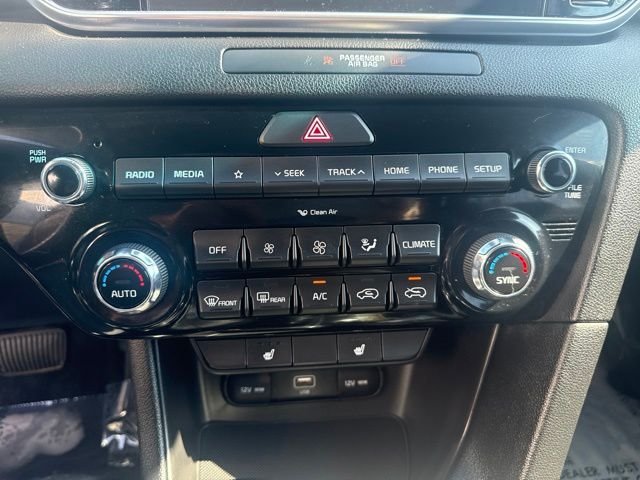 Used 2022 White Kia EX image 16