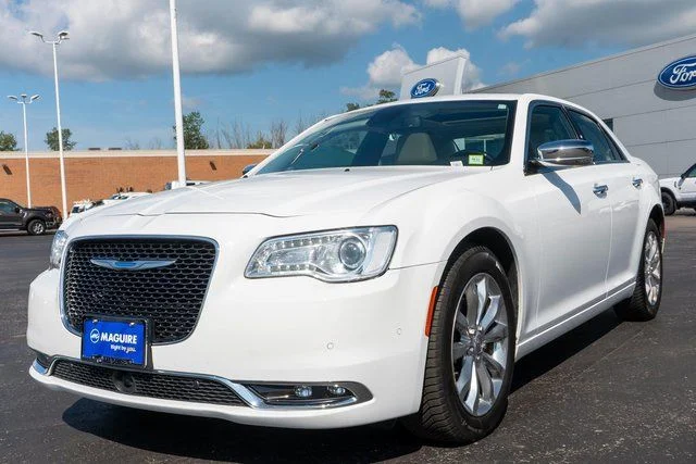 Used 2018 White Chrysler Limited image 2