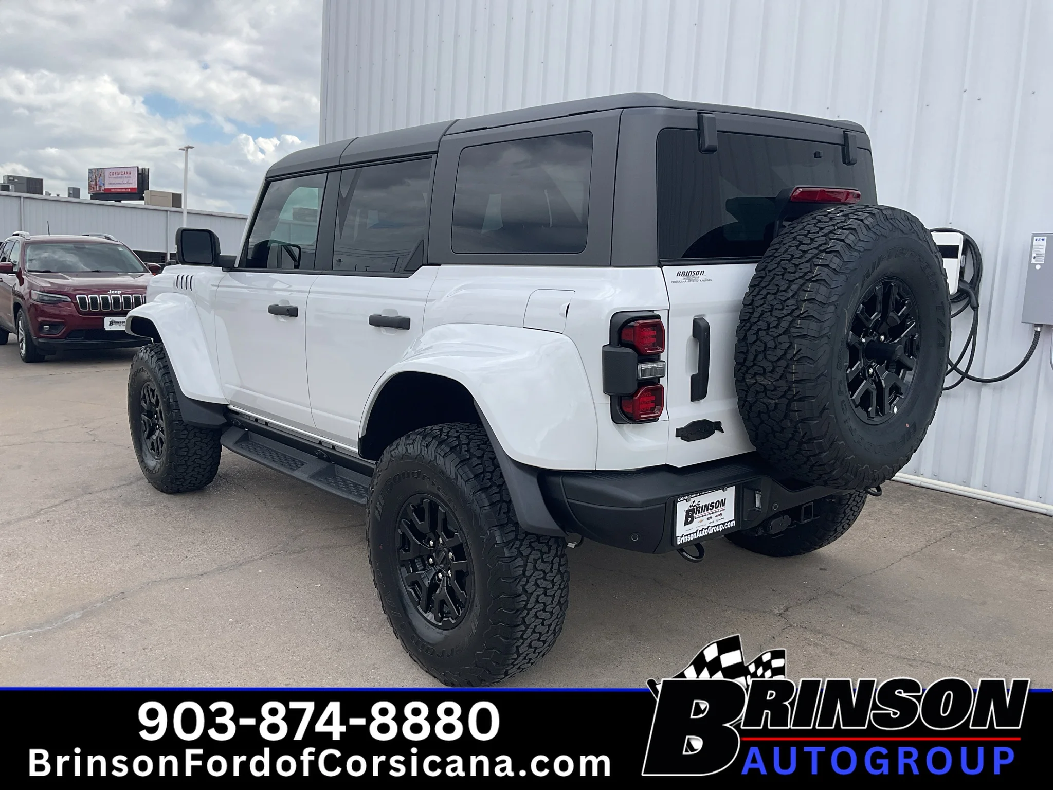 Used 2025 Oxford White Ford Raptor image 5