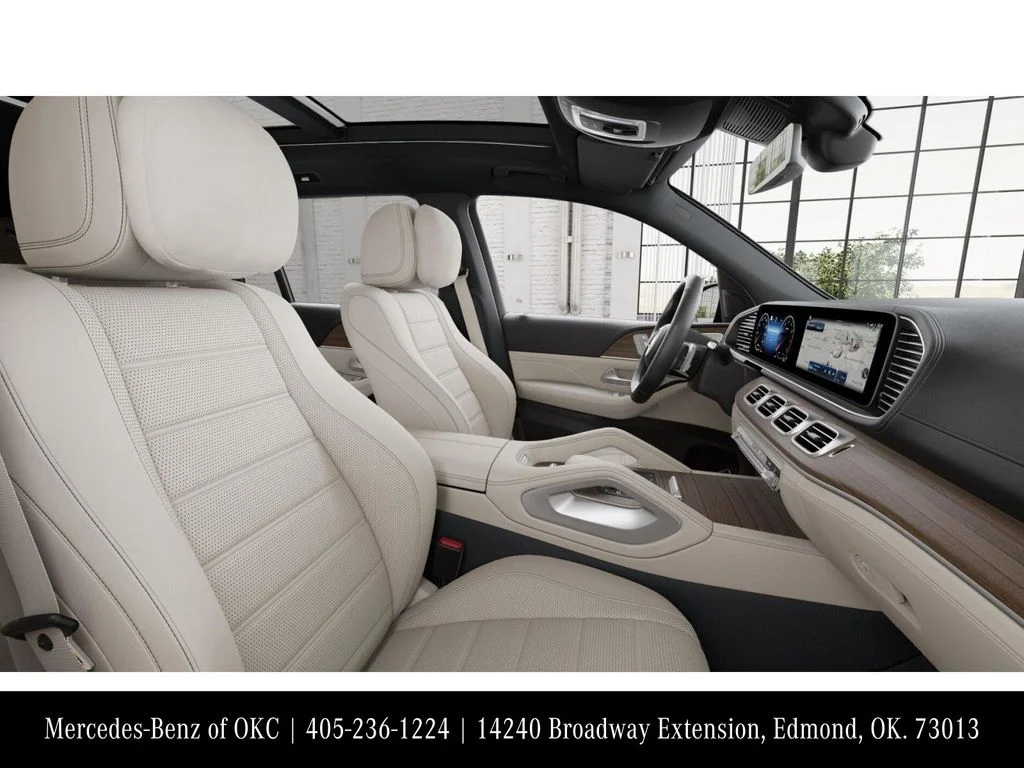 New 2026 White Mercedes-Benz GLS 580 image 4