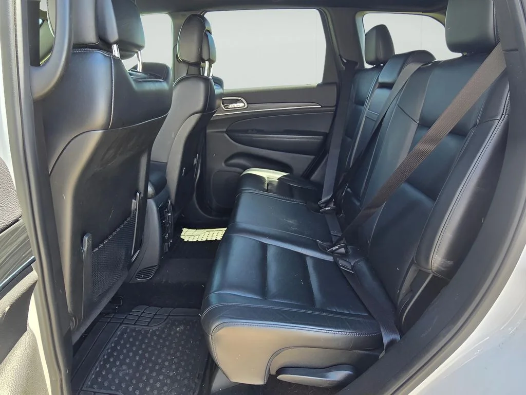 Used 2019 Bright White Clearcoat Jeep Limited image 26