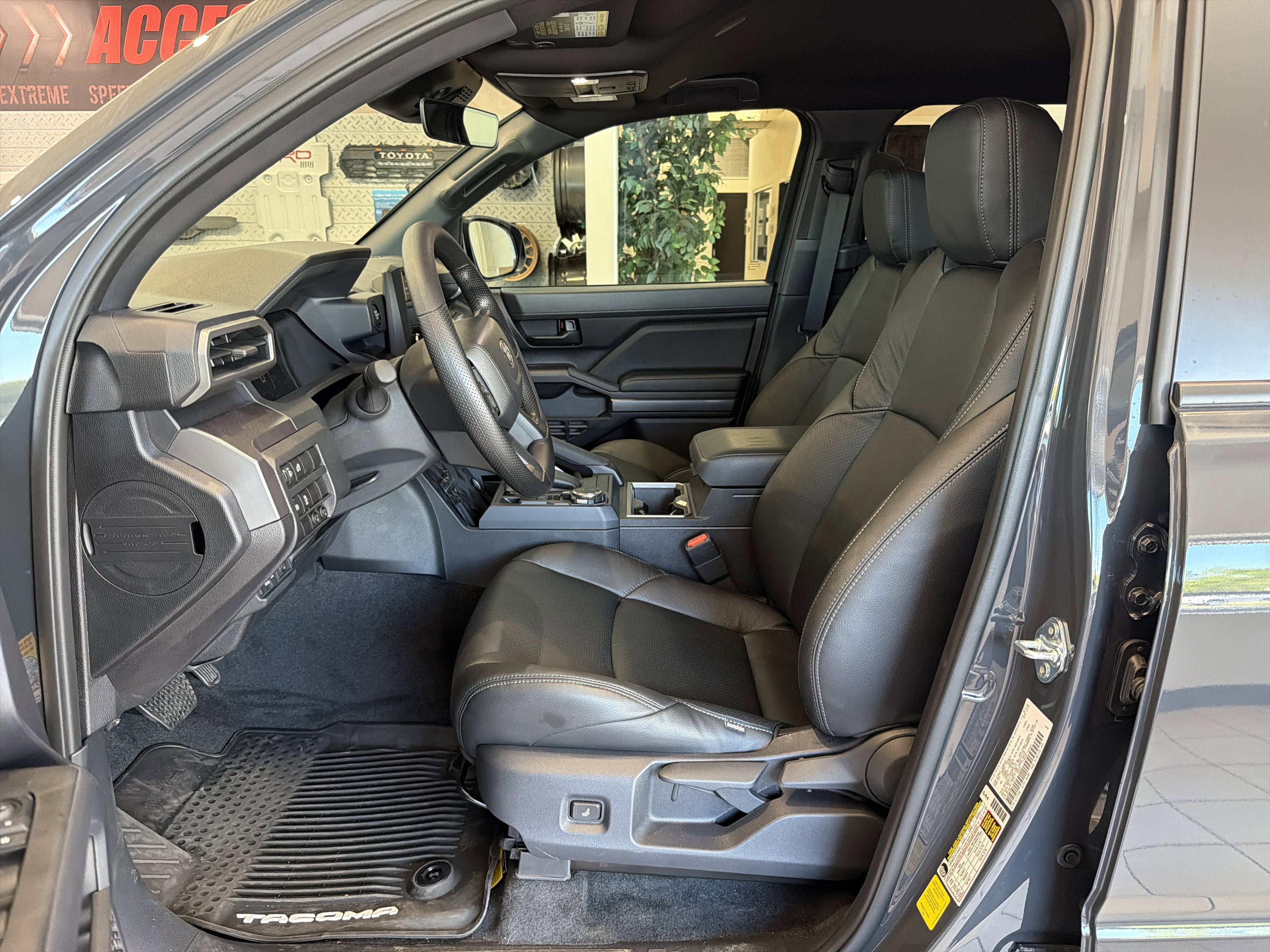 2026 Toyota Tacoma SR5 - Photo 7