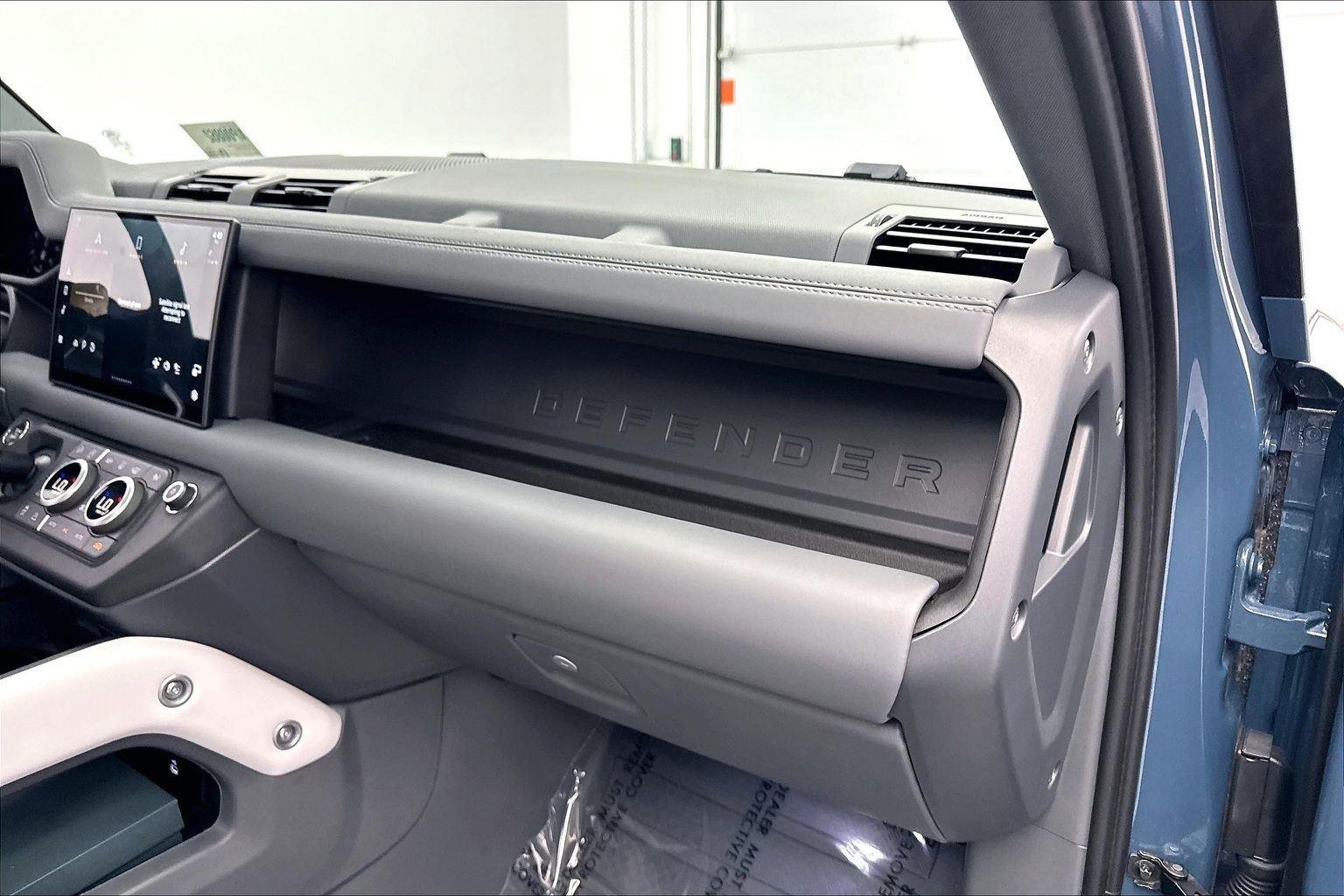 Used 2025 Tasman Blue Metallic Land Rover S image 26