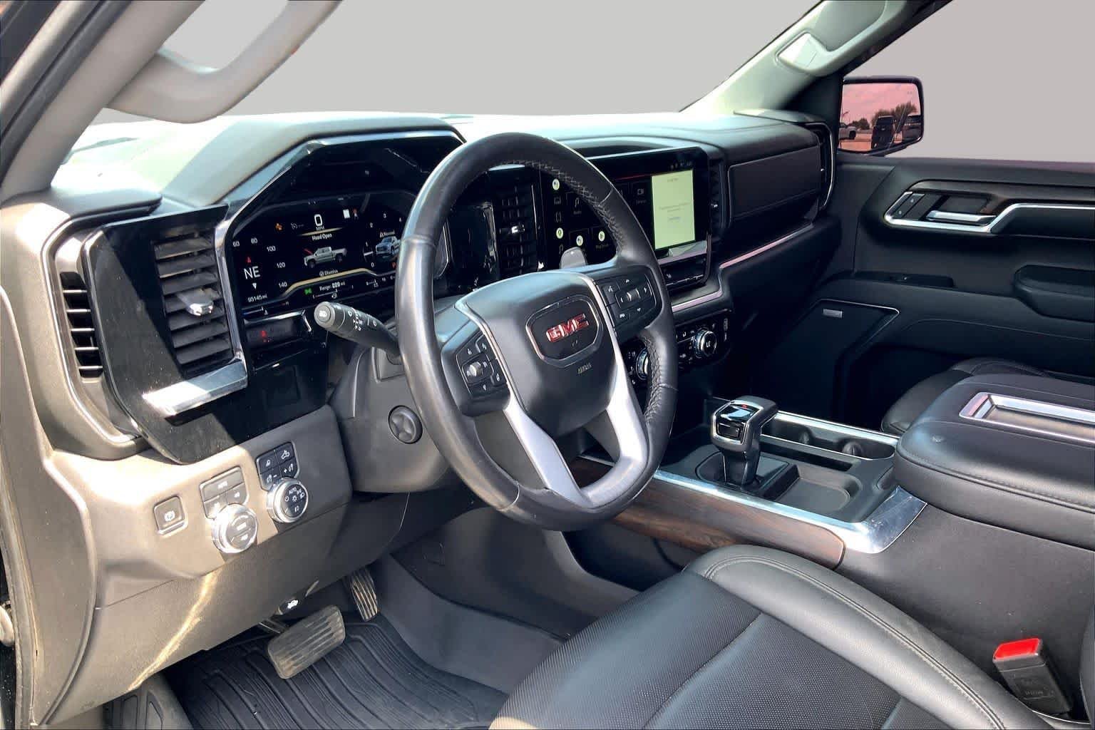 Used 2022 Onyx Black GMC SLT image 18