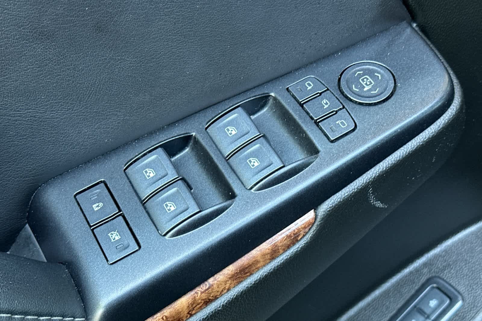 Used 2019 Black Chevrolet Premier image 13