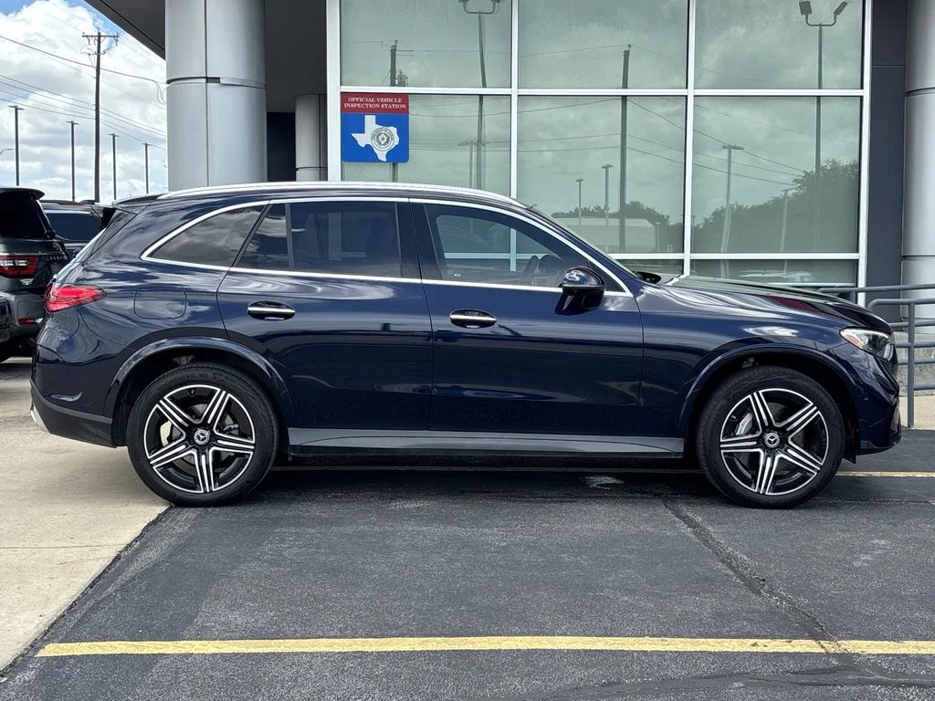 Used 2024 Blue Mercedes-Benz GLC 300 image 2