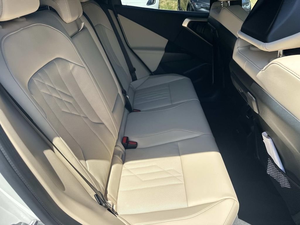 Used 2025 Alpine White BMW 30 xDrive image 15
