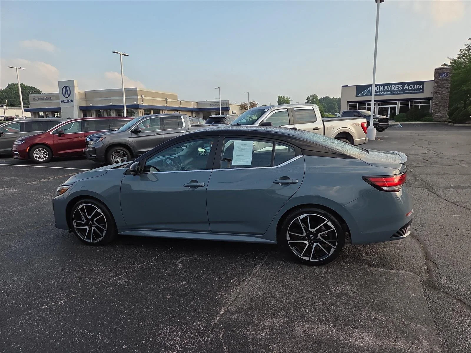 Used 2024 Atlantic Gray Metallic/Super Black Nissan SR image 27