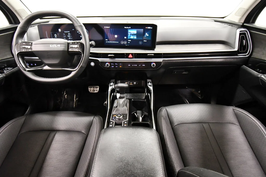 Certified Used 2026 White Kia X-Line SX image 3