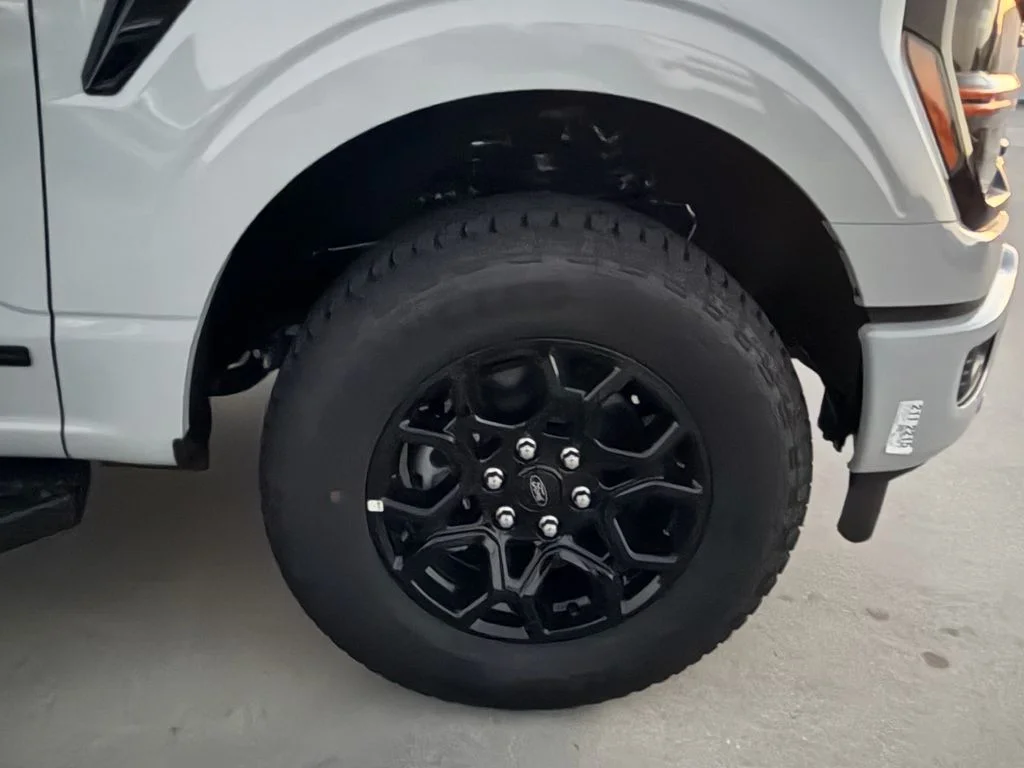 New 2026 Avalanche Ford XLT image 8