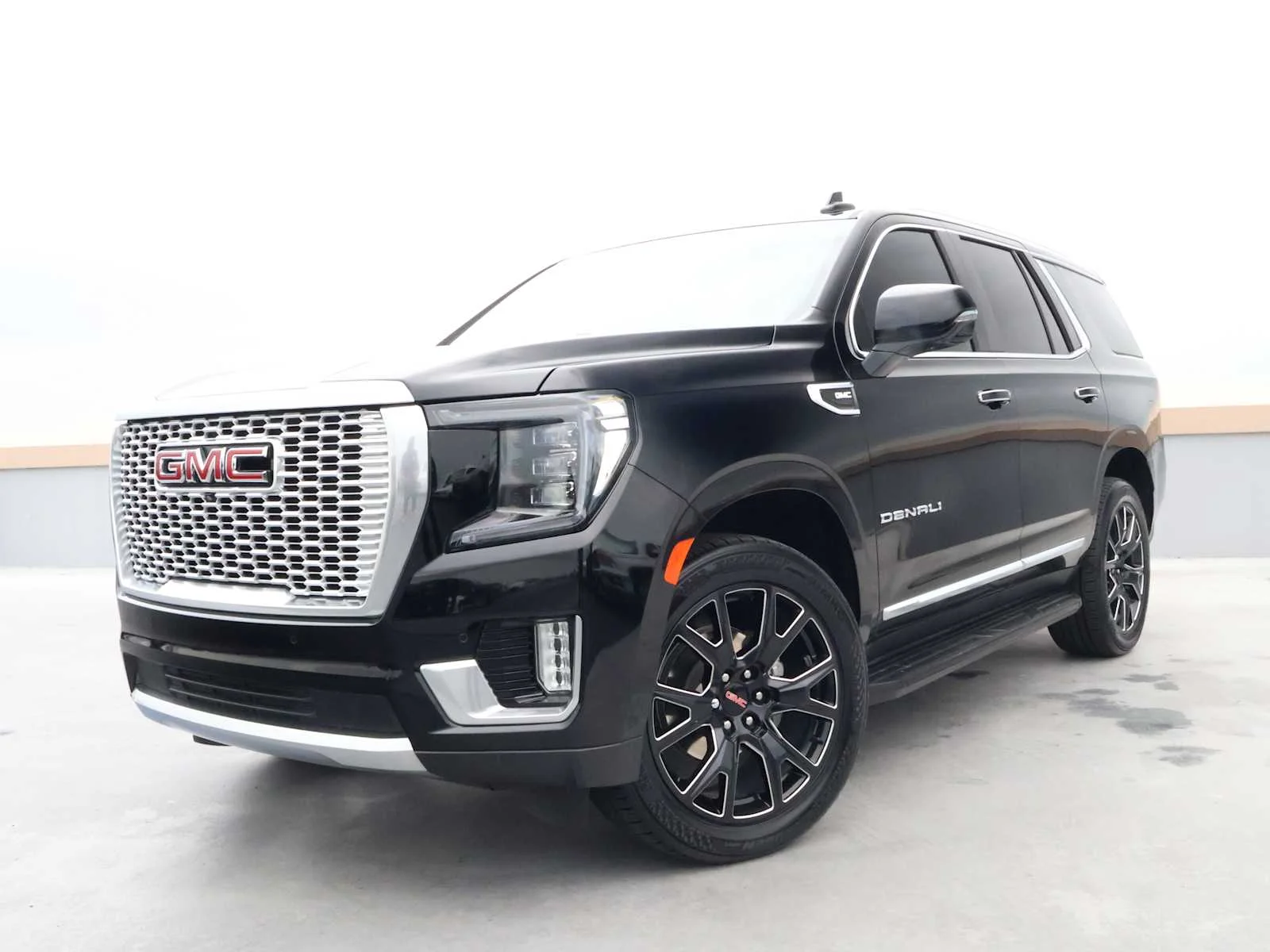2024 GMC Yukon 4WD Denali's photo