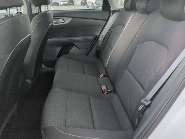 Used 2021 White Kia LXS image 13