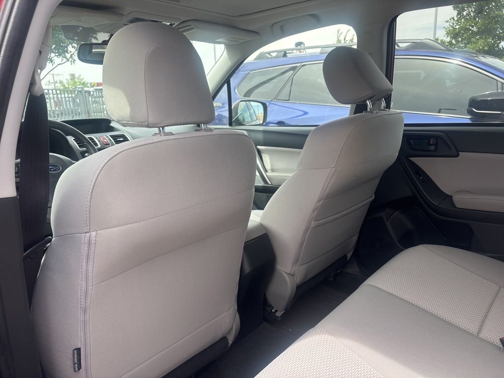Used 2016 Red Subaru 2.5i Premium image 9