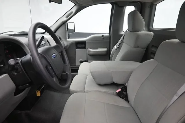 Used 2007 White Ford  image 15