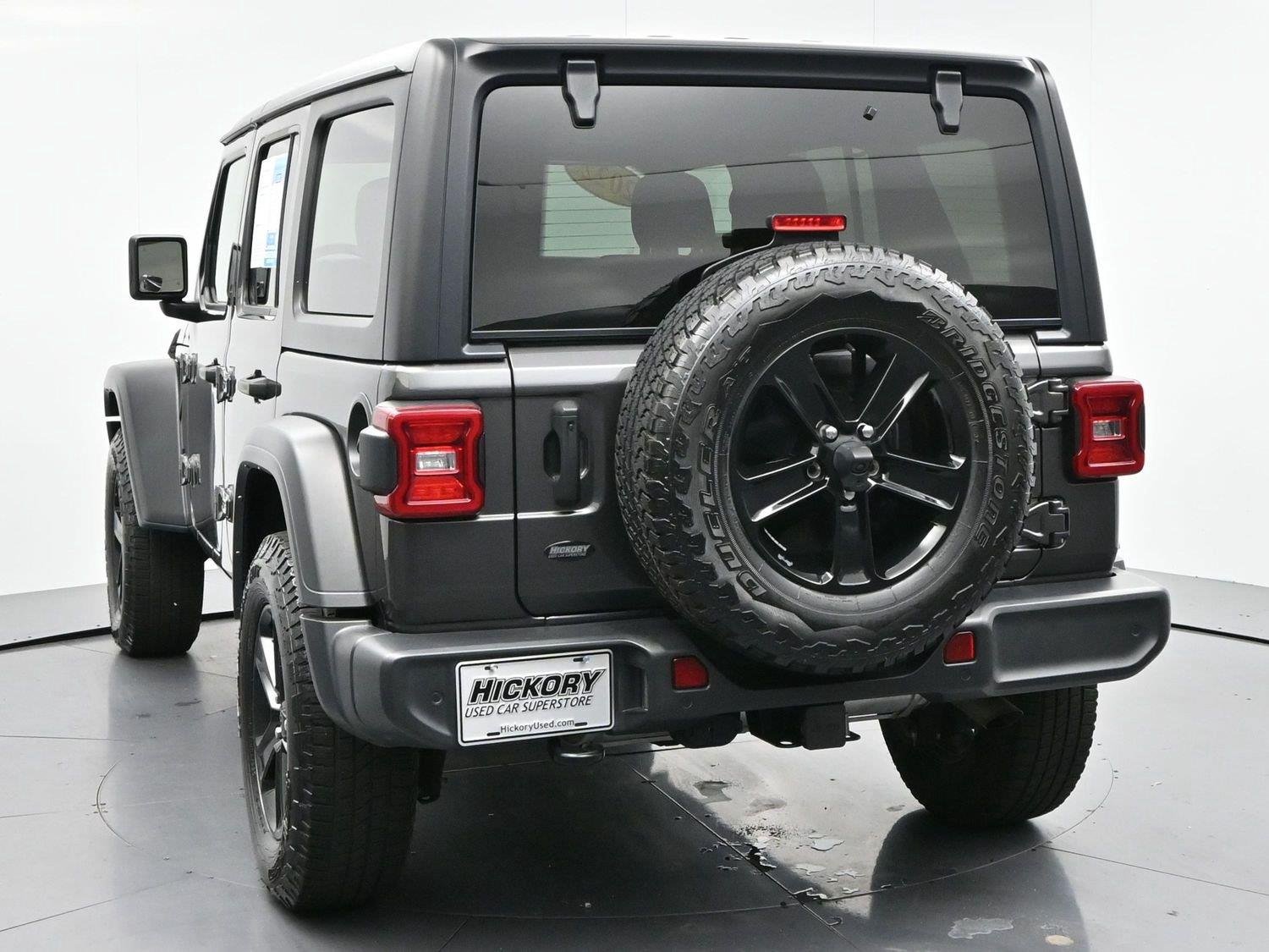 Used 2022 Granite Crystal Metallic Clearcoat Jeep Unlimited Sport Altitude image 6