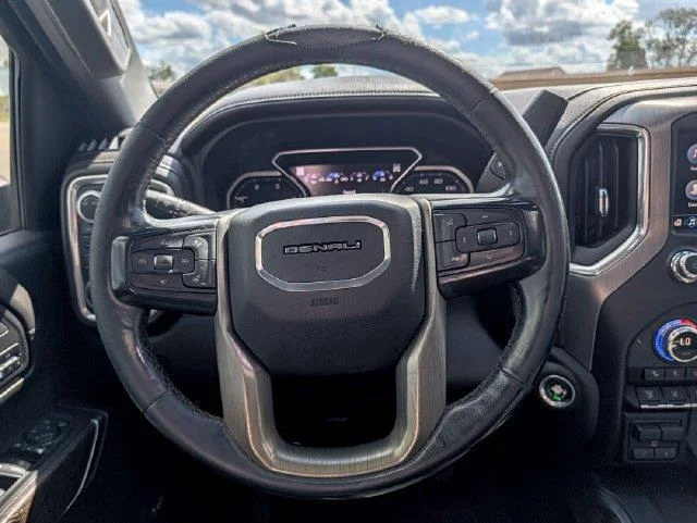 Used 2021 ONYX BLACK GMC Denali image 14
