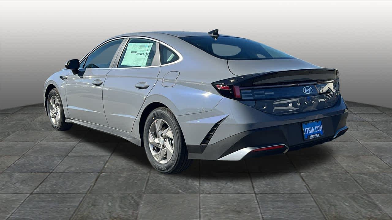 New 2026 Transmission Blue Hyundai SE image 7
