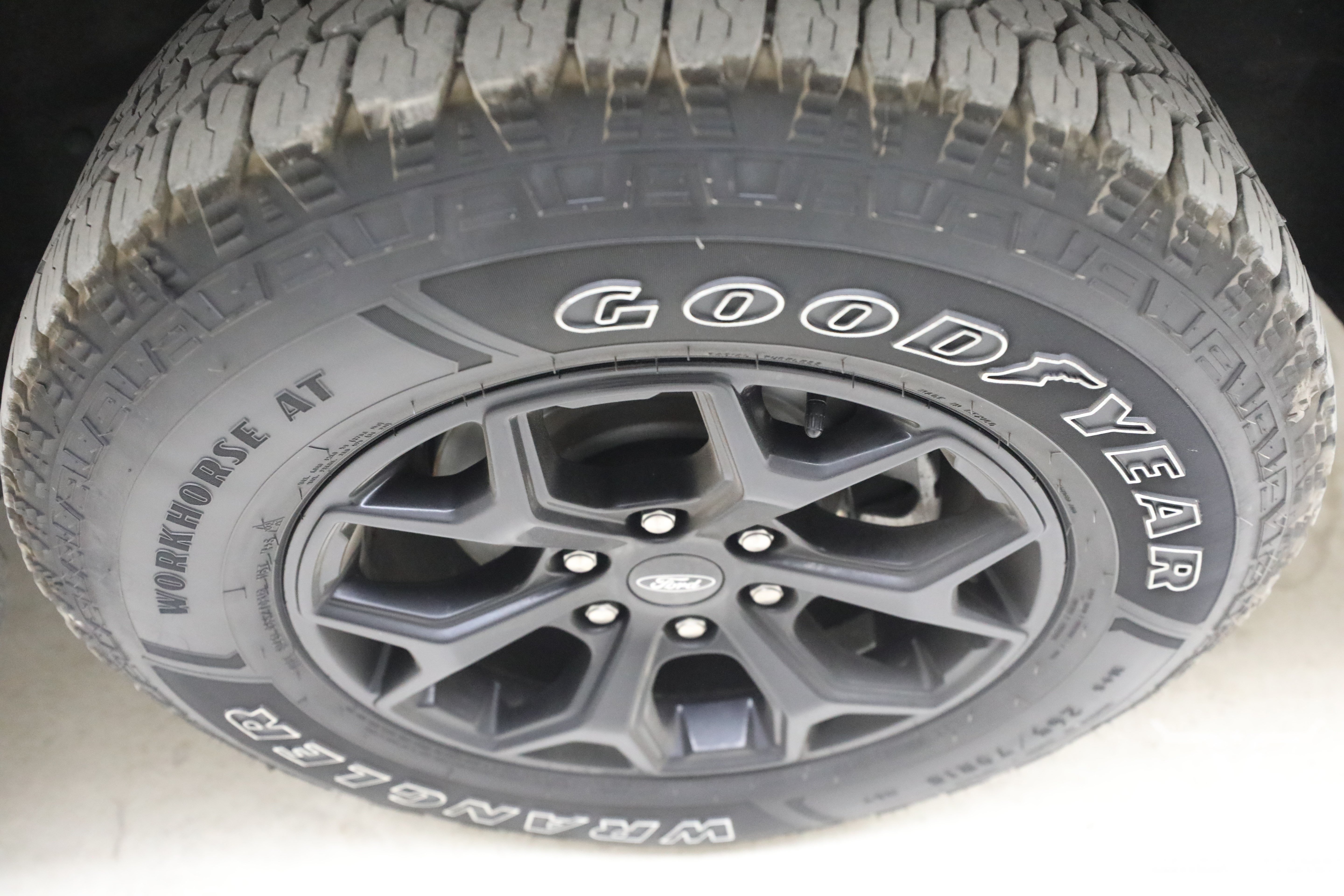 Used 2022 Oxford White Ford Y image 30