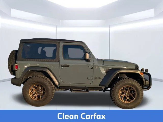 Used 2025 Gray Jeep Sport image 4