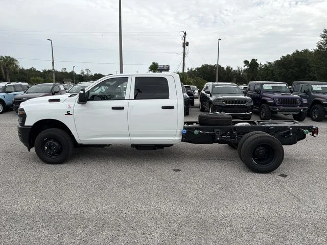 New 2026 Bright White Clear-Coat Exterior Paint RAM Tradesman image 7