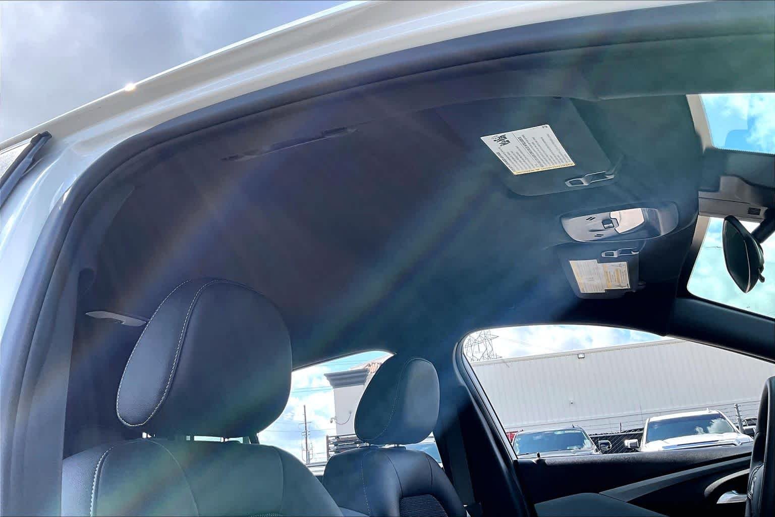 Used 2025 Summit White Buick Preferred image 14
