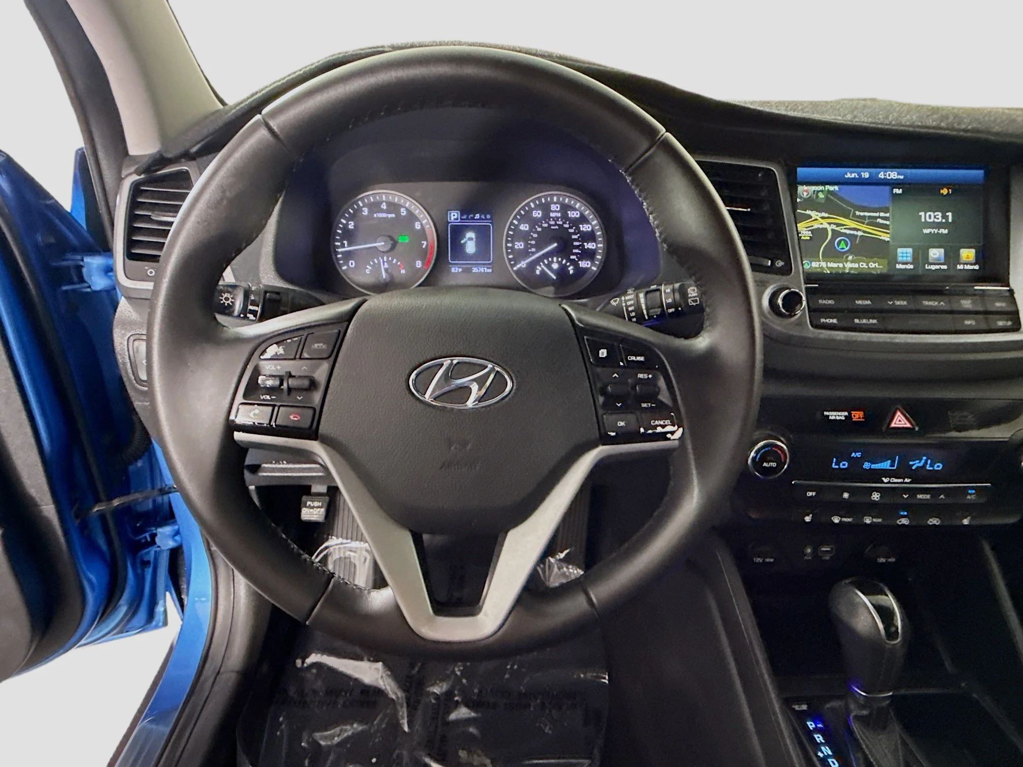 Used 2017 Caribbean Blue Hyundai SE Plus image 9