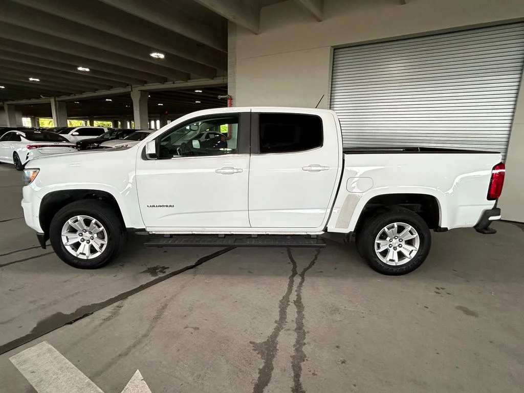 Used 2017 Summit White Chevrolet LT image 1