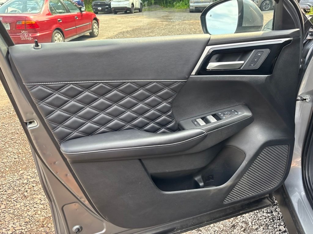 Used 2024 Black Mitsubishi SEL image 17