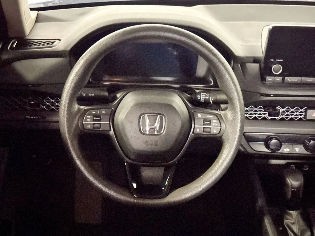 Used 2023 Lunar Silver Metallic Honda LX image 13