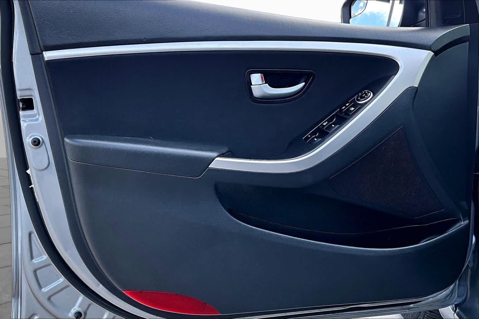 Used 2016 Titanium Gray Metallic Hyundai  image 22