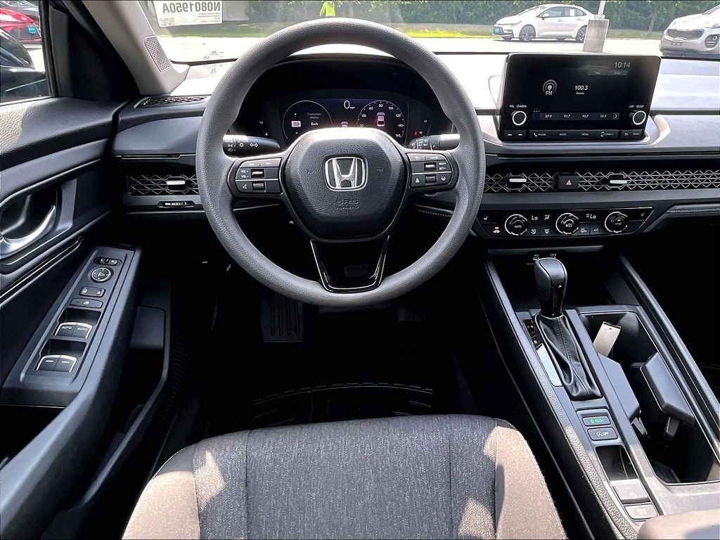 Used 2025 Blue Honda SE image 17
