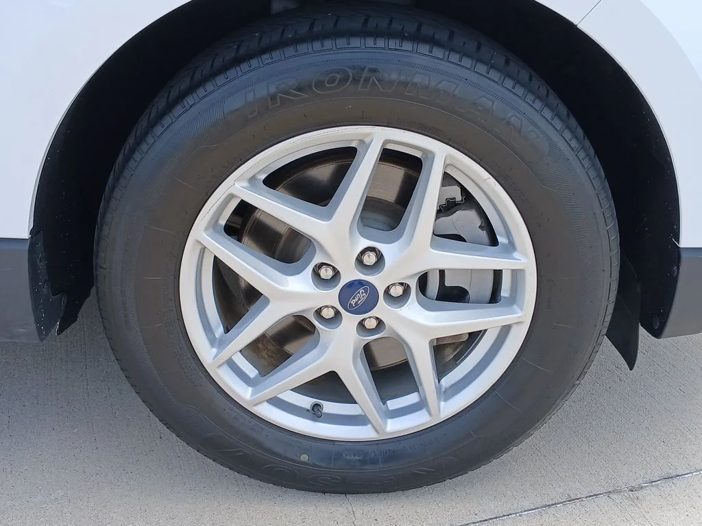 Used 2022 White Ford SEL image 34