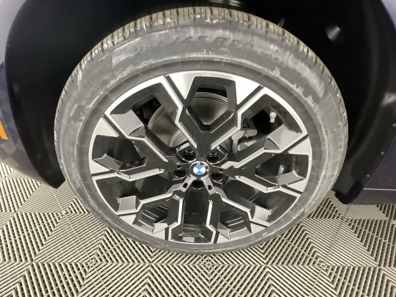 New 2025 Tanzanite Blue II Metallic BMW 30 xDrive image 10