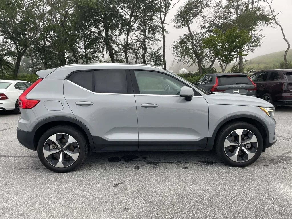 2025 Volvo XC40 Plus - Photo 29