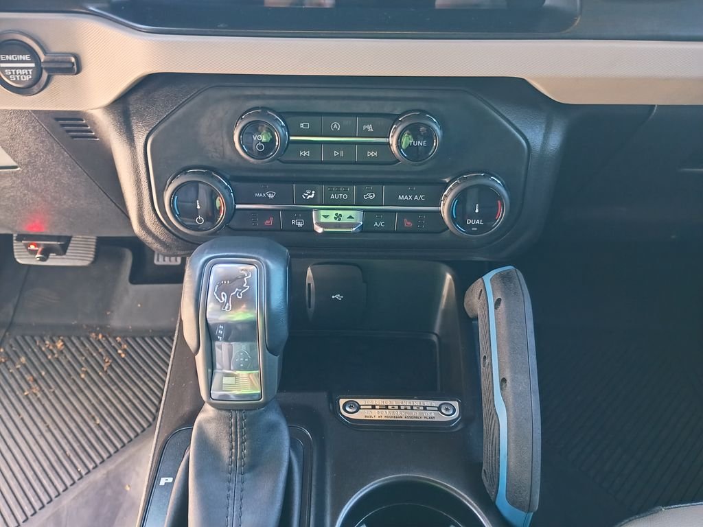 Used 2022 Gray Metallic Ford Wildtrak image 19