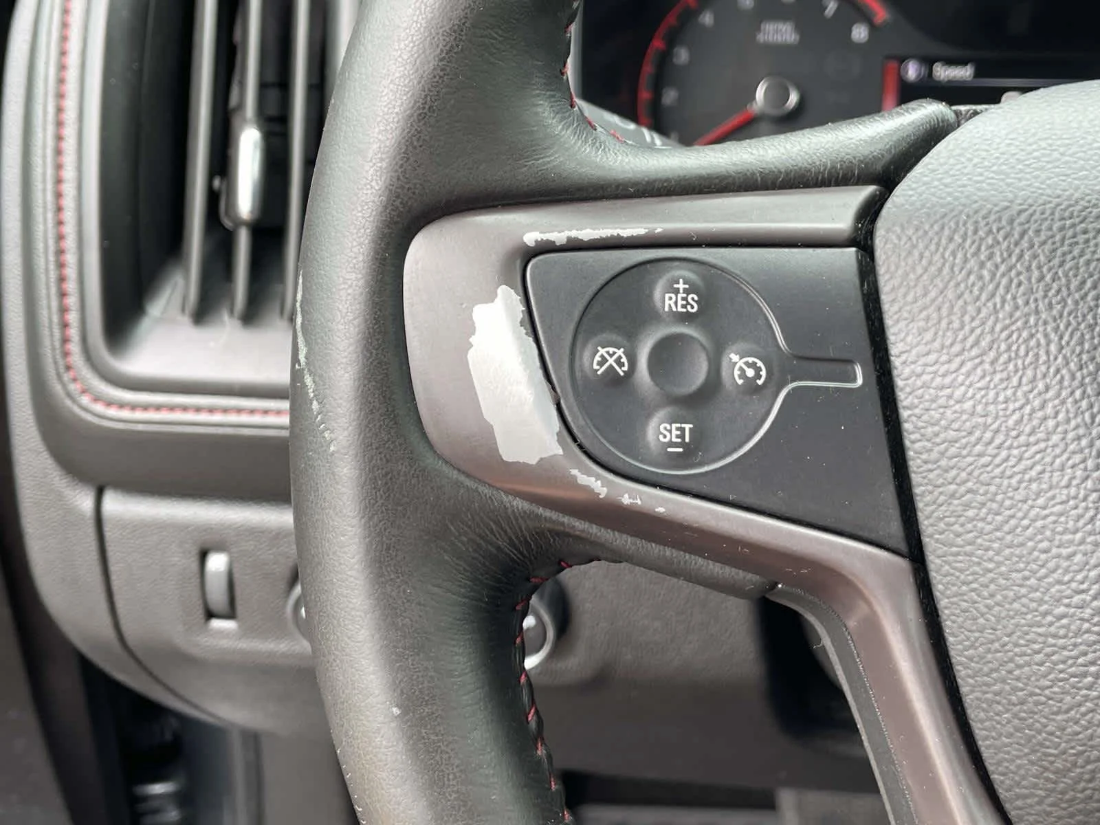 Used 2015 Cyber Gray Metallic GMC 4WD SLE image 31