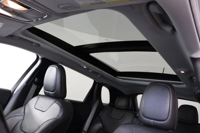 Used 2021 Gray Jeep Limited image 19
