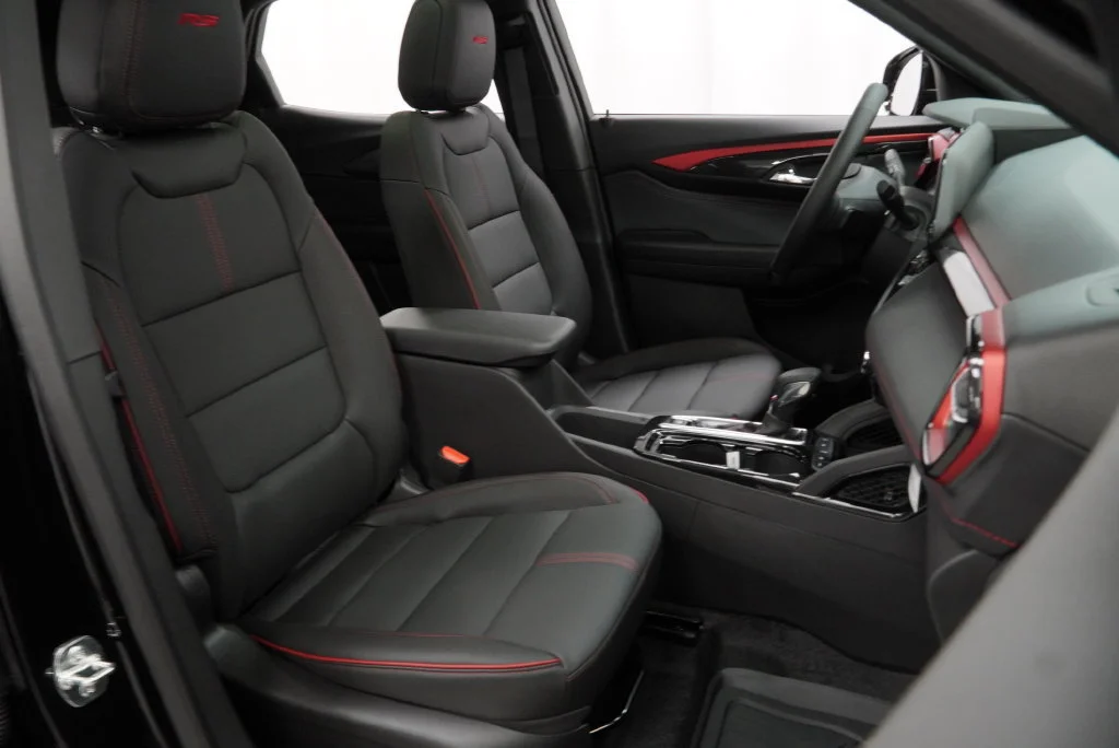 New 2026 Mosaic Black Metallic Chevrolet RS image 37