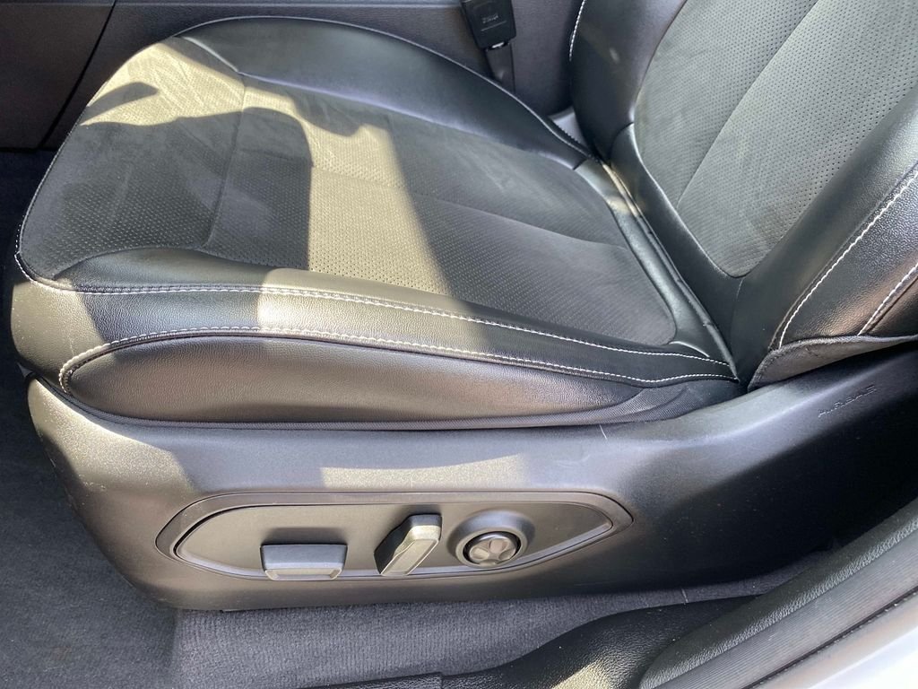 Used 2023 White Jeep Altitude X image 26