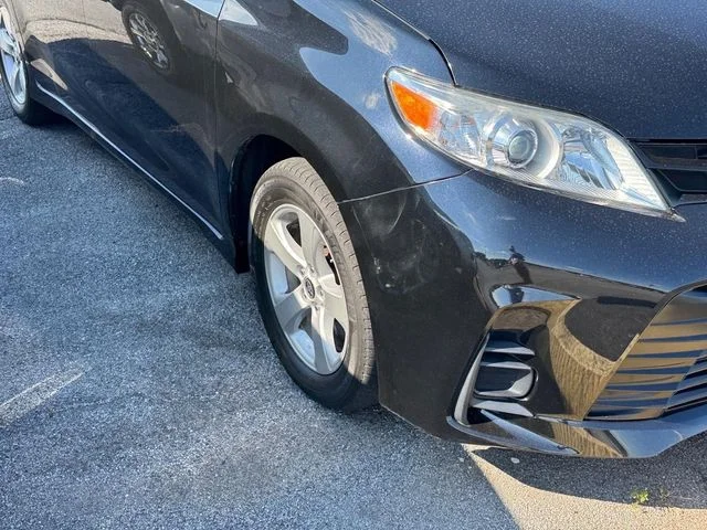 Used 2020 Black Toyota L image 11
