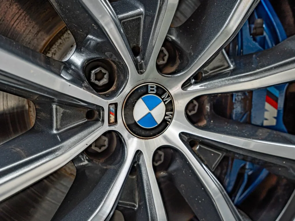 Used 2023 Phytonic Blue Metallic BMW M50i image 11
