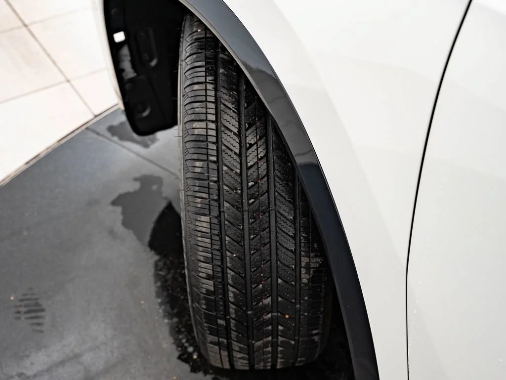 Used 2025 Alpine White BMW xDrive28i image 46